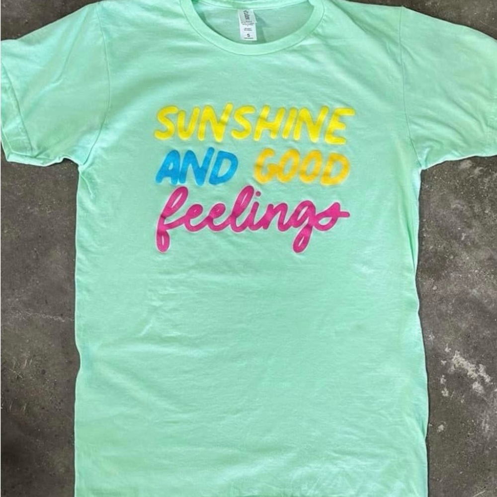 Sunshine and good feelings tee shirt new